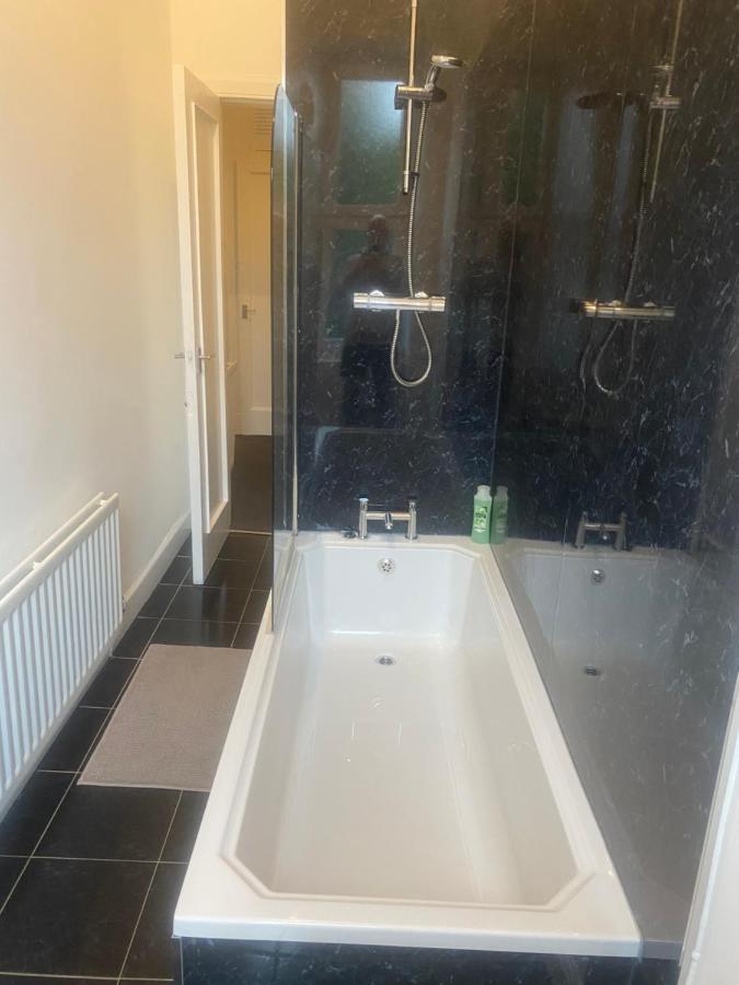 Glasgow Home From Home กลาสโกว์ ภายนอก รูปภาพ